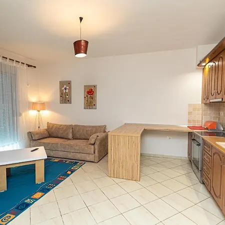 Novus Sea View Apartment Vlore